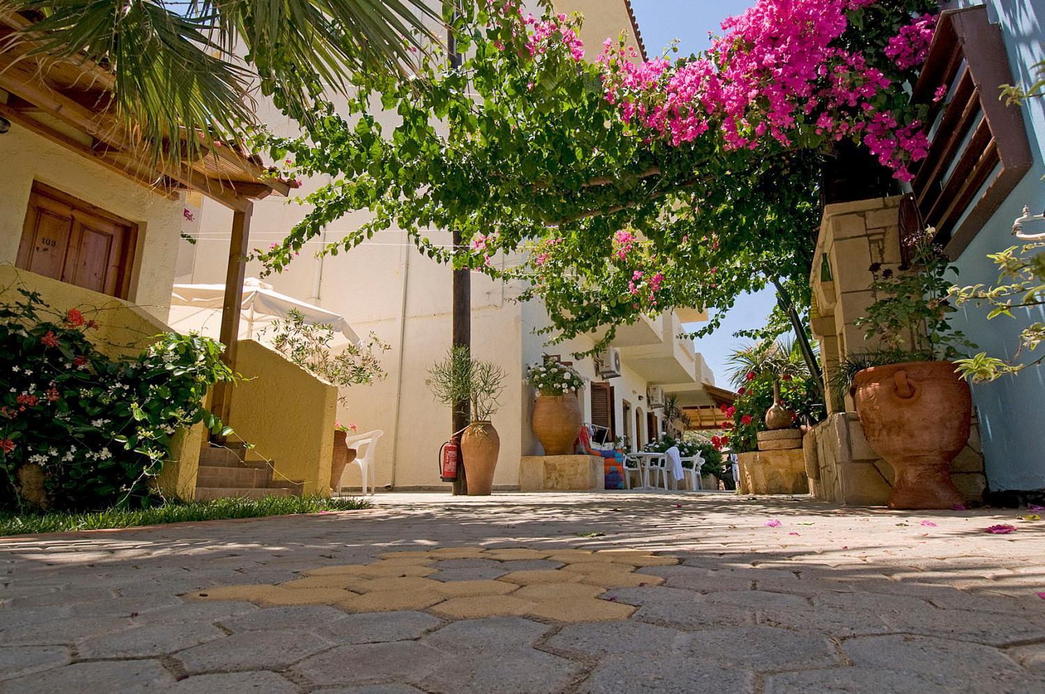 Lia Sofia Apartments Stalida Dış mekan fotoğraf