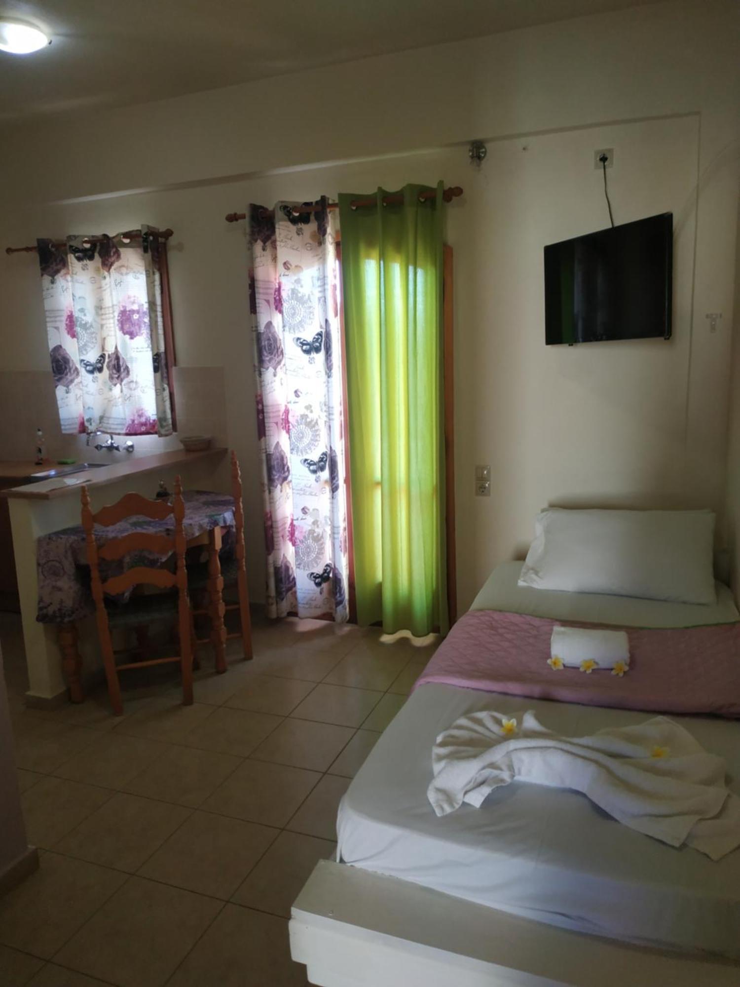 Lia Sofia Apartments Stalida Dış mekan fotoğraf