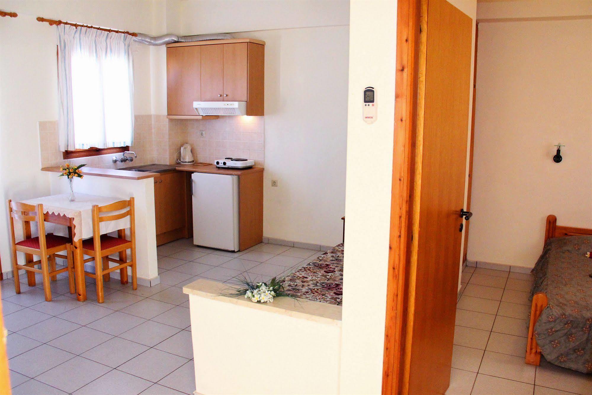Lia Sofia Apartments Stalida Dış mekan fotoğraf